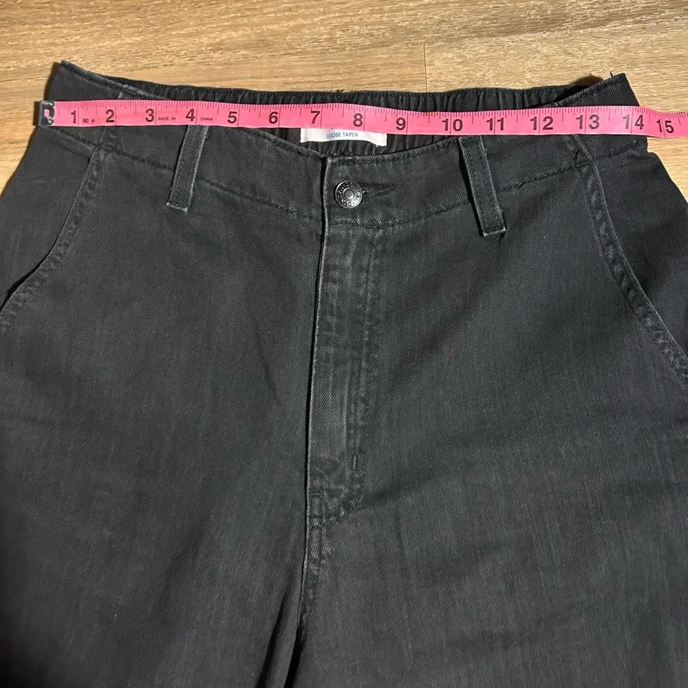 Denizen from Levi's Charcoal Black Loose Taper Womens Jeans Size 6 W28 High rise